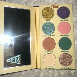 M•A•C Hawkins Class Of 1986 Eye Palette